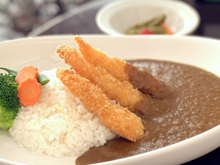 Japanese katsu curry with crispy panko, rice and vegetables
